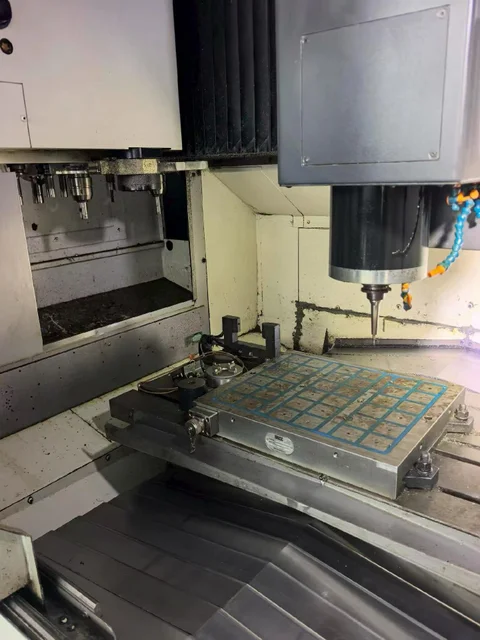 Machining area and spindle