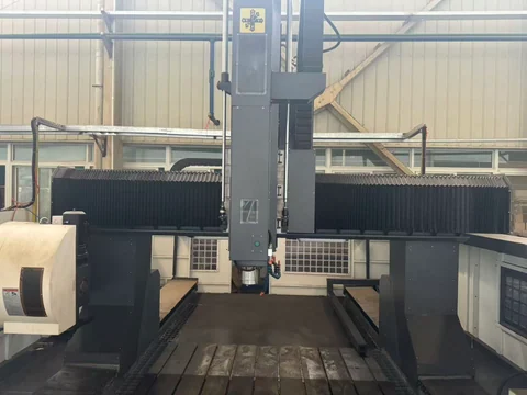 Gantry and machining area