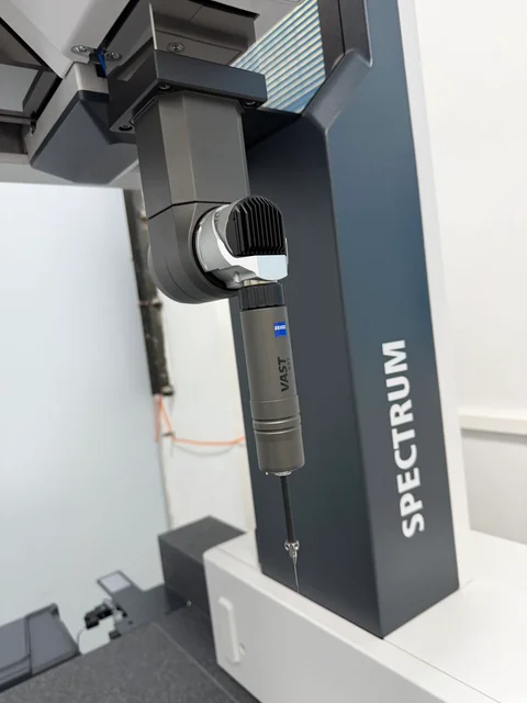 ZEISS RDS probe head and VAST XXT scanning sensor